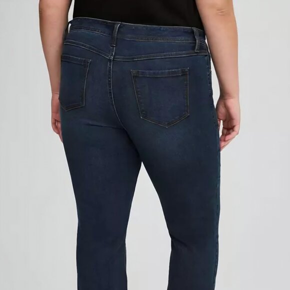 NEW Torrid Luxe Slim Boot Mid-Rise Jean 26T - Picture 3 of 5